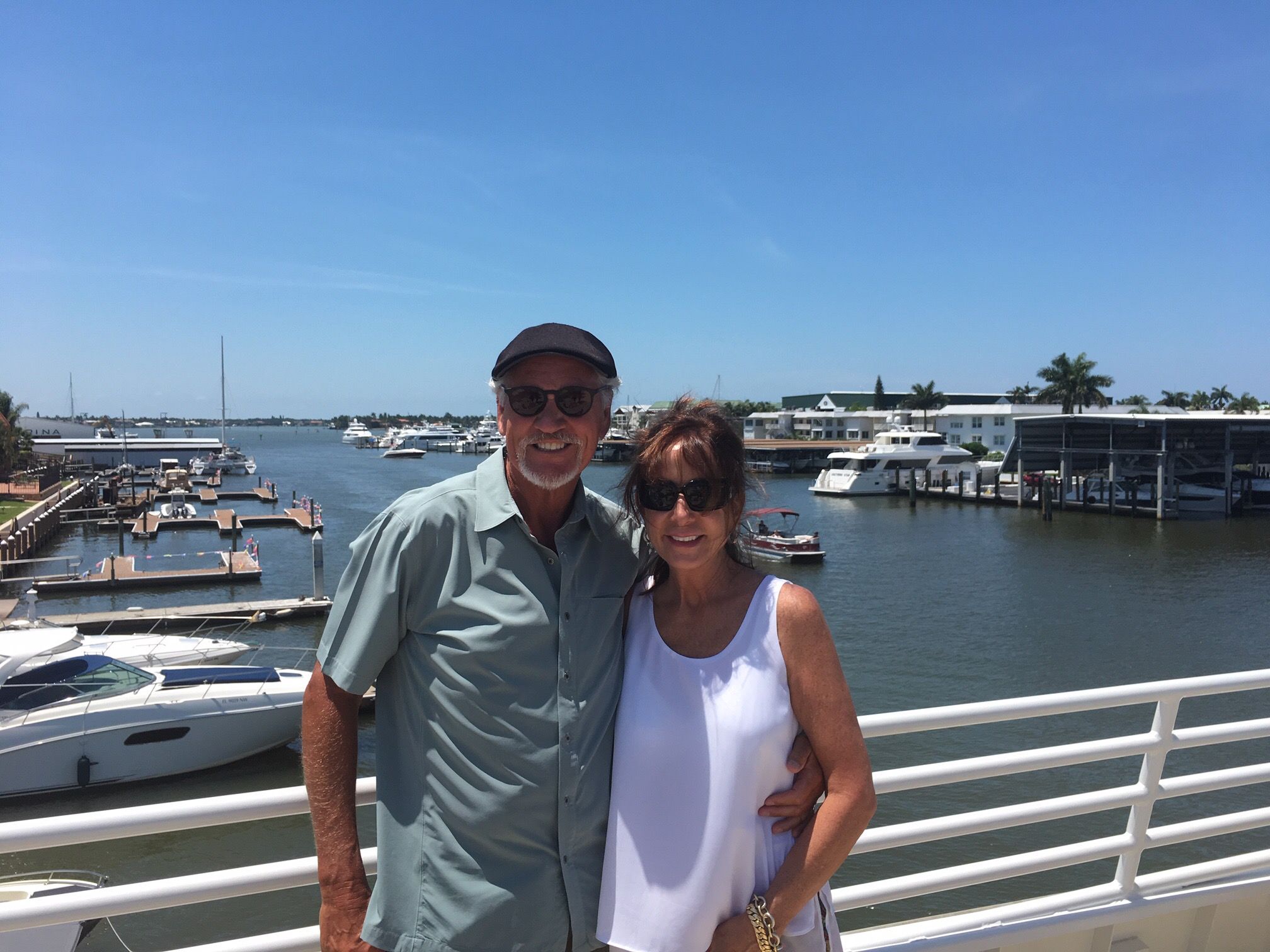 This is me and my wife Heather.....6 days POST-OP!
OOPS.....wrong picture. This is me several months pre-op. I wanted to see what I would look like in 4 weeks or so!
Little Reverse Psychology if you know what I mean.
I am in the process of posting