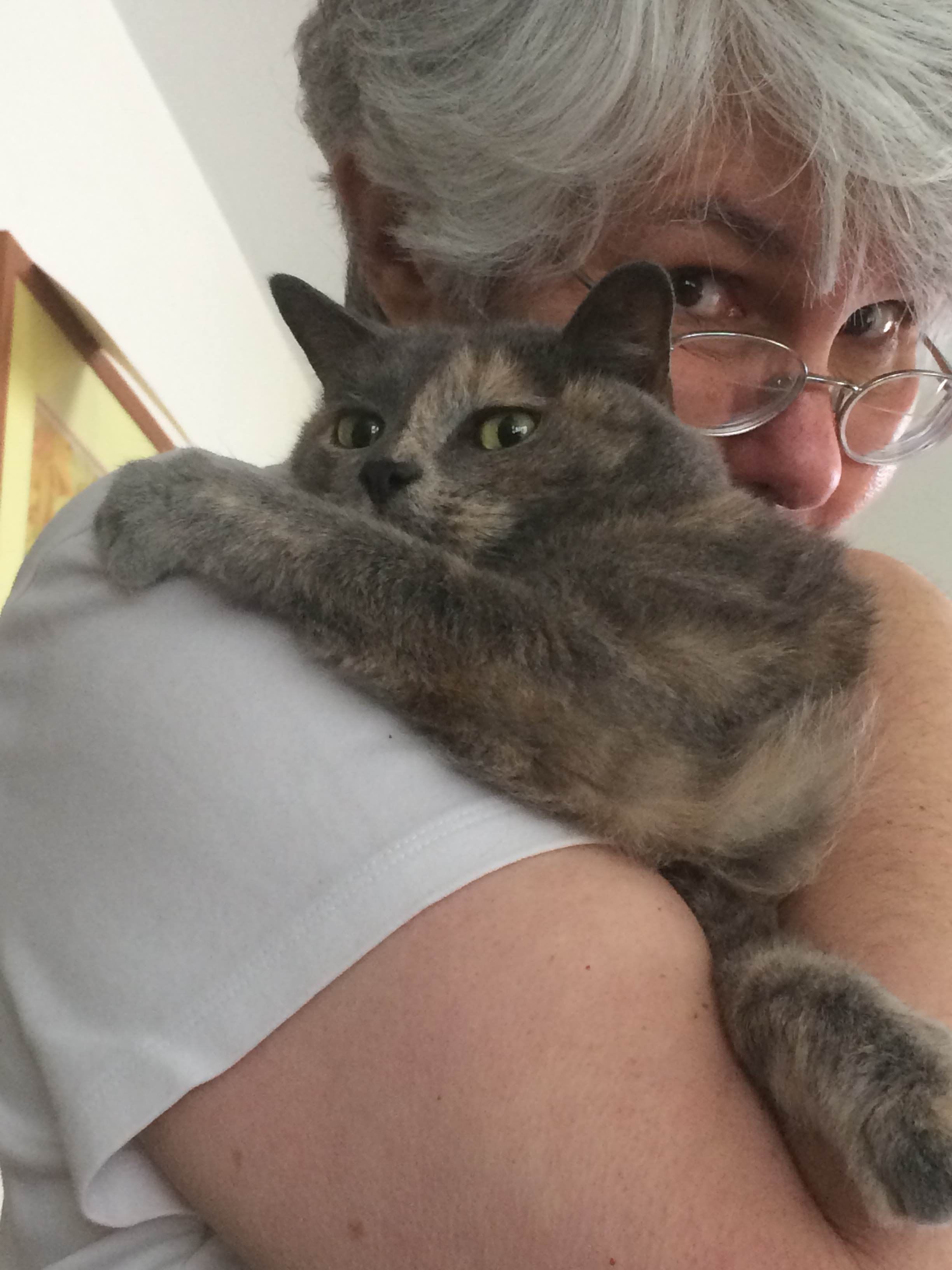 Me and Miss Flora Dora. Kitty wanna get down now and not pose for pictures.